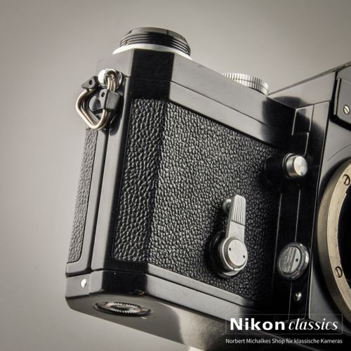Nikon F "Eyelevel" schwarz mit Prismensucher (Zustand A-/AB)