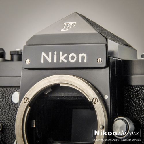 Nikon F "Eyelevel" schwarz mit Prismensucher (Zustand A-/AB)