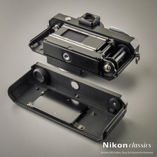 Nikon F "Eyelevel" schwarz mit Prismensucher (Zustand A-/AB)