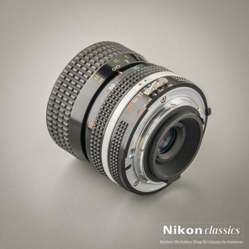 Preview: Nikon Zoom-Nikkor 35-70/3,3-4,5 AIS (Zustand A)