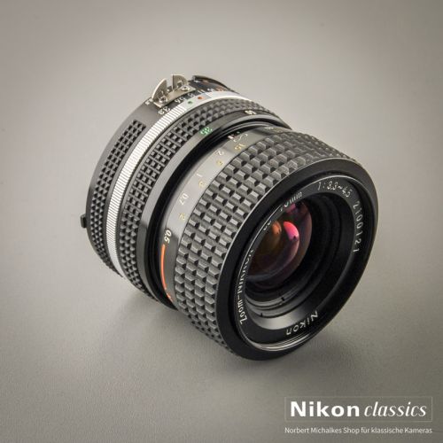 Nikon Zoom-Nikkor 35-70/3,3-4,5 AIS (Zustand A)