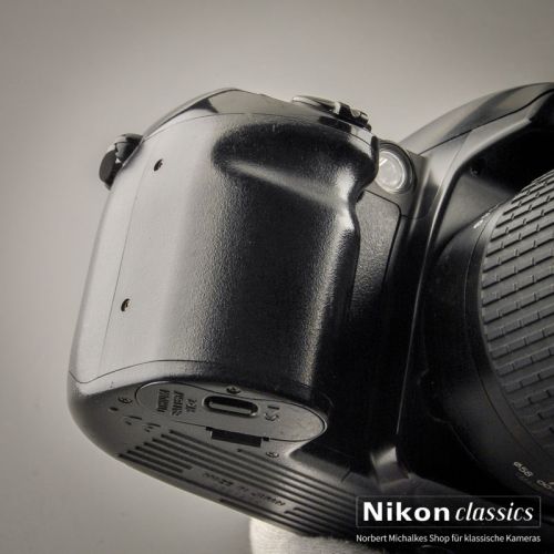 Nikon F60D with Nikkor 28-80/3,3-5,6 G