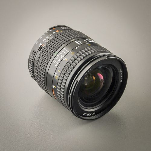Nikon AF-D Zoom-Nikkor 24-50/3,3-4,5 (Zustand A)