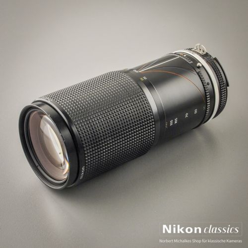 Preview: Nikon Zoom-Nikkor 35-200/3,5-4,5 AIS Macro (Zustand A/A-)