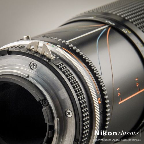 Nikon Zoom-Nikkor 35-200/3,5-4,5 AIS Macro (Zustand A/A-)