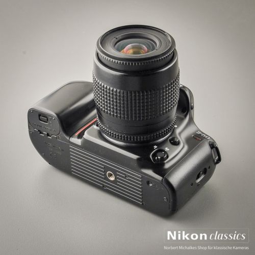 Nikon F50 mit Nikkor 35-80/4-5,6 D