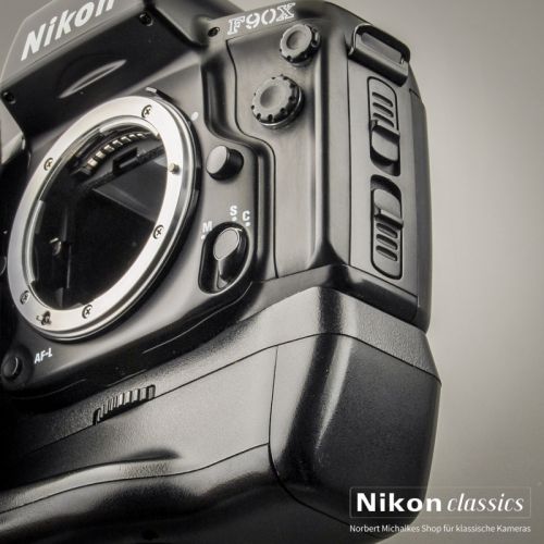 Nikon F90x mit MB-10 (Zustand A/A-)