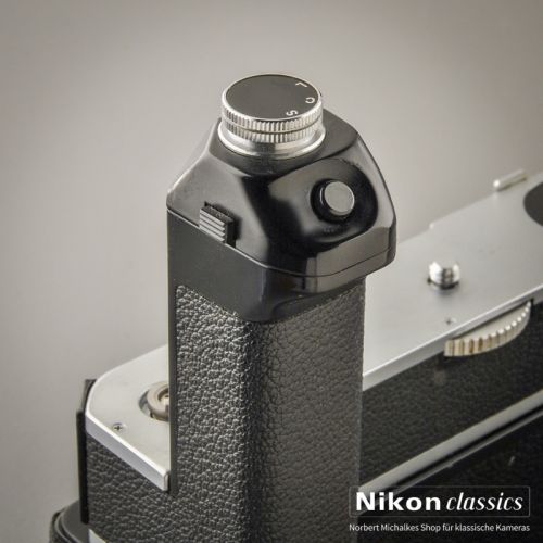 Preview: Nikon Motor Drive MD-2 mit MB-1 für F2 (Zustand A/A-)