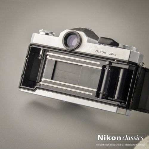 Nikkormat FTN mit Nikkor 50/2 (Zustand A-)
