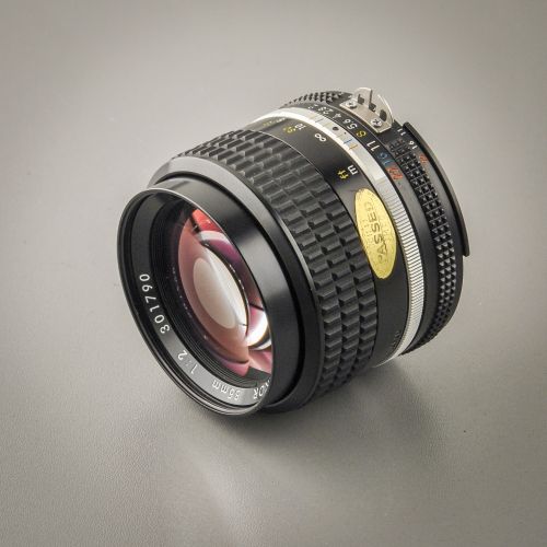 Preview: Nikon Nikkor 85/2,0 AIS  (Zustand A)