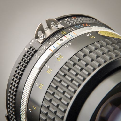 Nikon Nikkor 85/2,0 AIS  (Zustand A)