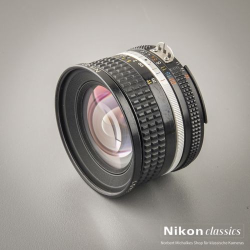 Nikon Nikkor 20/2,8 AIS (Zustand A-/AB)
