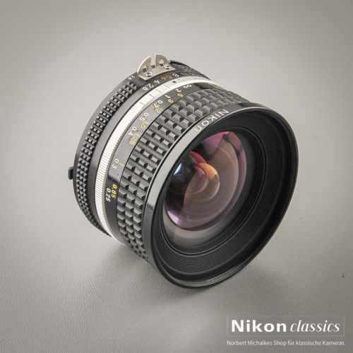 Nikon Nikkor 20/2,8 AIS (Zustand A-/AB)