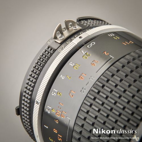 Nikon Micro-Nikkor 105/2,8 AIS (Condition A)