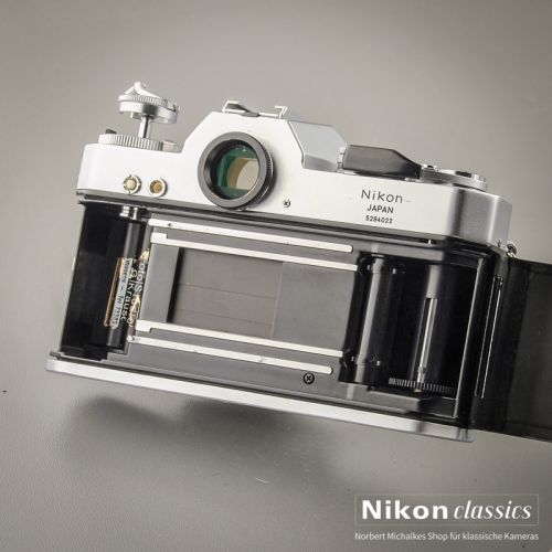 Nikkormat EL (Condition A/A-)
