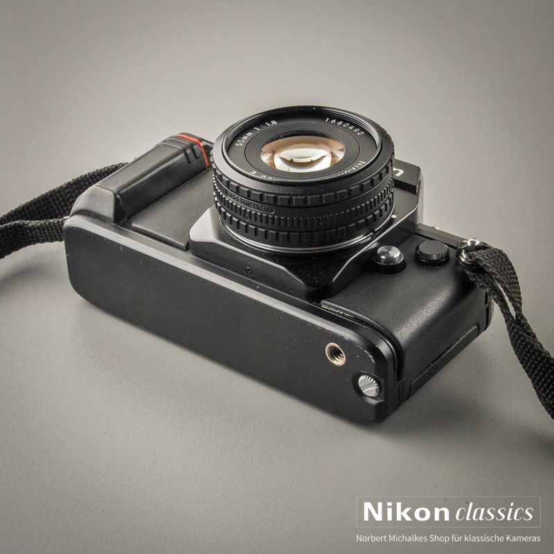Nikon F301 with lens 50/1,8 AIS