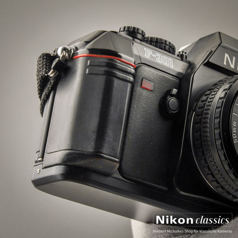 Nikon F301 with lens 50/1,8 AIS