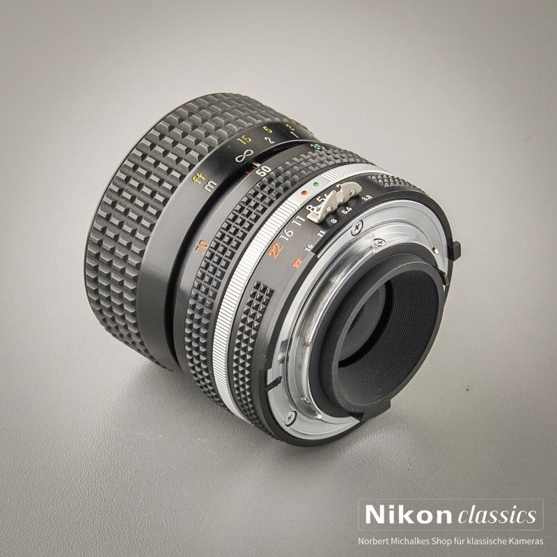 Nikon Zoom-Nikkor 35-70/3,3-4,5 AIS (Zustand A)