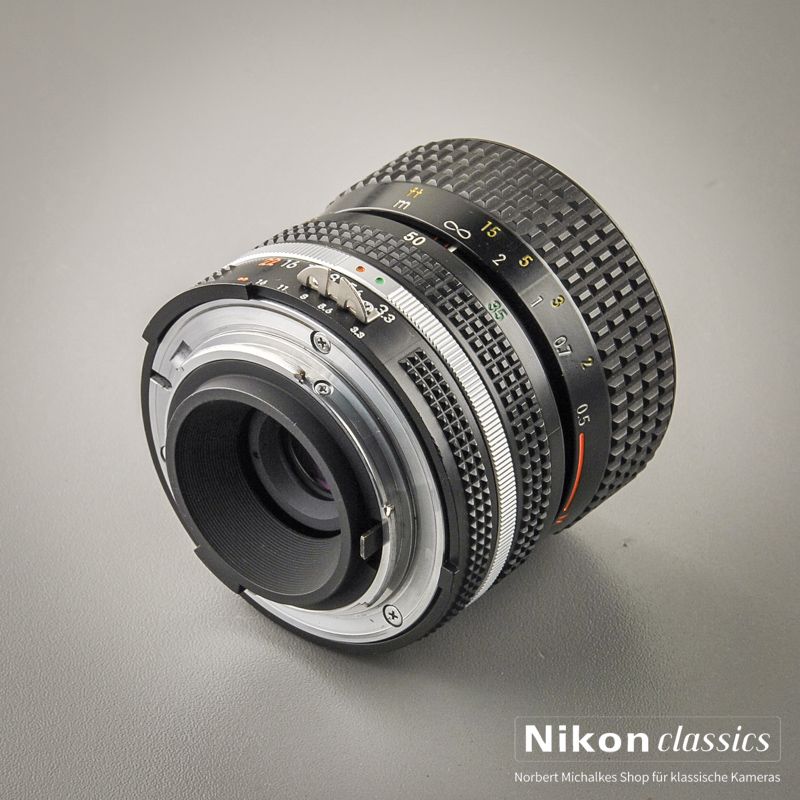 Nikon Zoom-Nikkor 35-70/3,3-4,5 AIS (Zustand A)