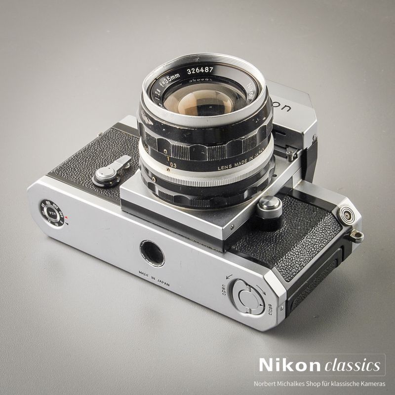 Nikon F Photomic FTN with 35/2,8 (defect)