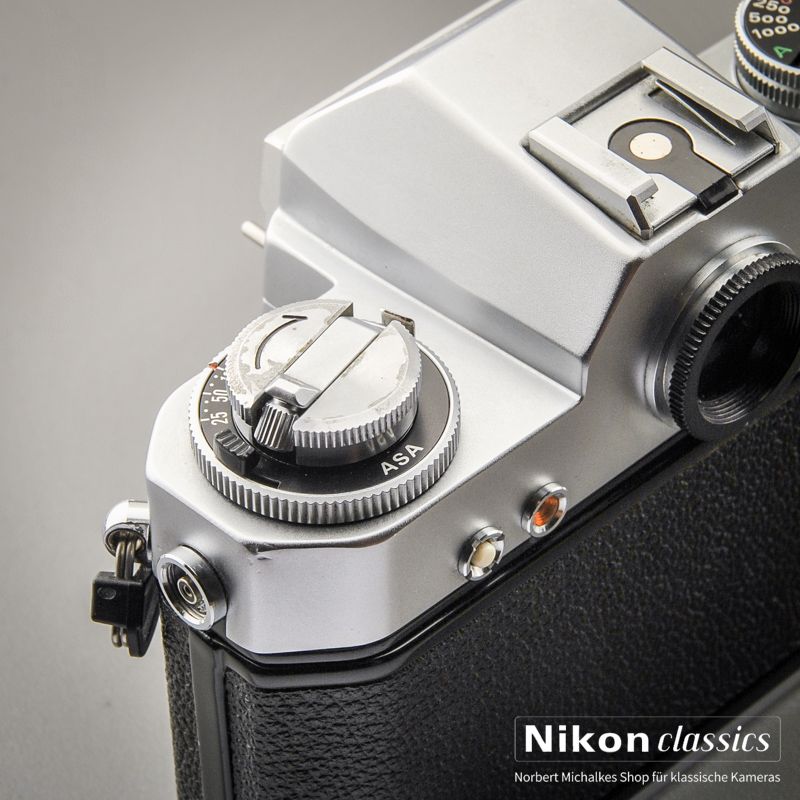 Nikkormat EL (Condition A/A-)