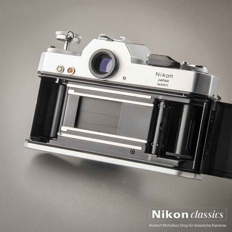 Nikkormat EL (Condition A/A-)