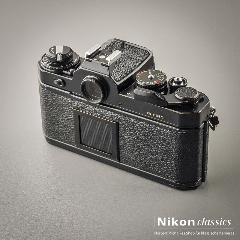 Nikon FE schwarz (Zustand A-/AB)