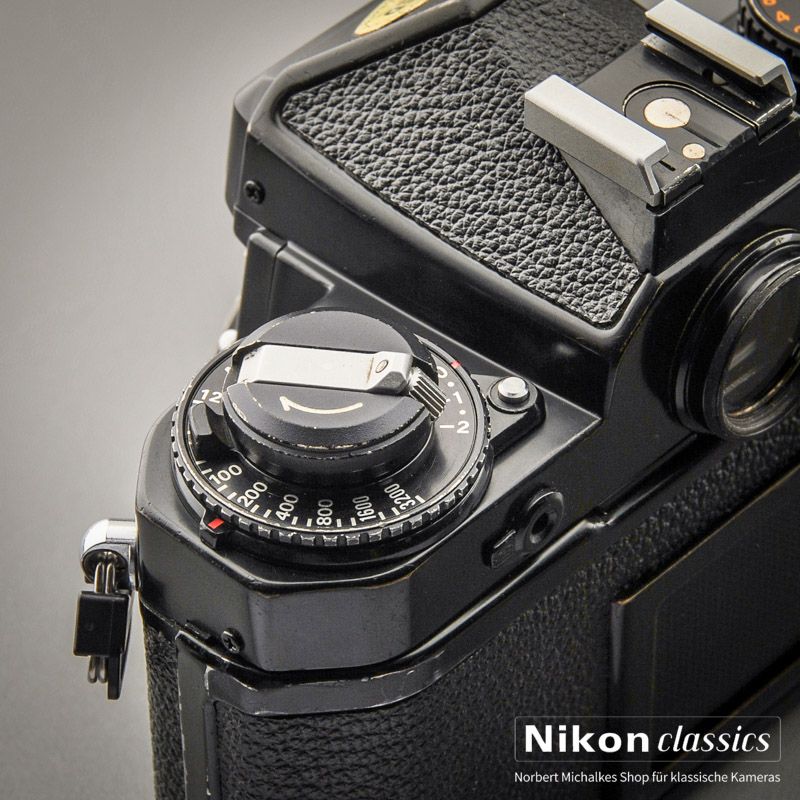 Nikon FE schwarz (Zustand A-/AB)