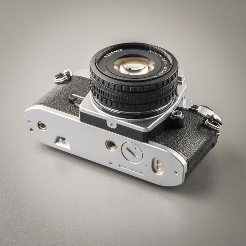 Nikon FG-20 with Nikon Lens 50/1,8 Starter Set