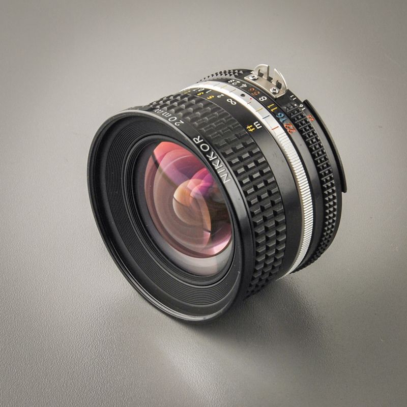 Nikon Nikkor 20/2,8 AIS (Zustand A/A-)