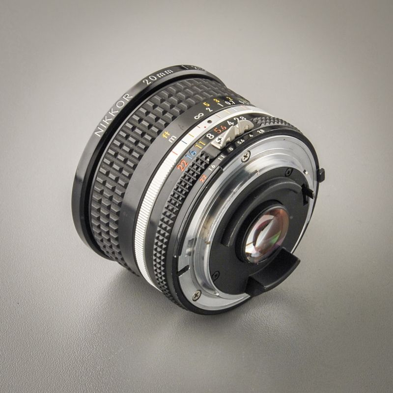 Nikon Nikkor 20/2,8 AIS (Zustand A/A-)
