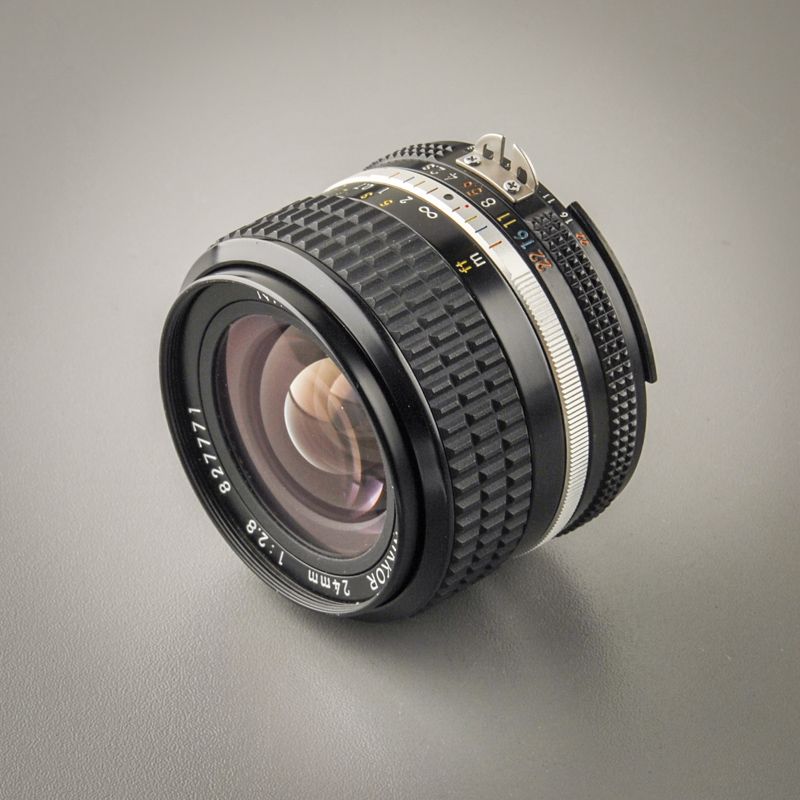 Nikon Nikkor 24/2,8 AIS (Zustand A)