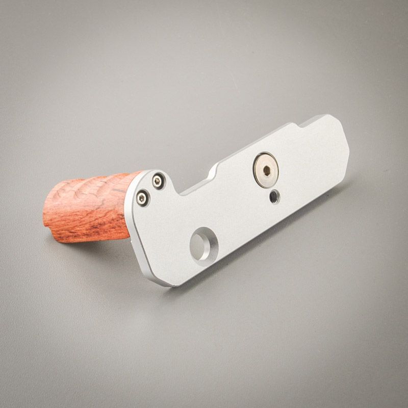 Nikon FM/FE-Series Handgrip with Arca Swiss Plate (new item)