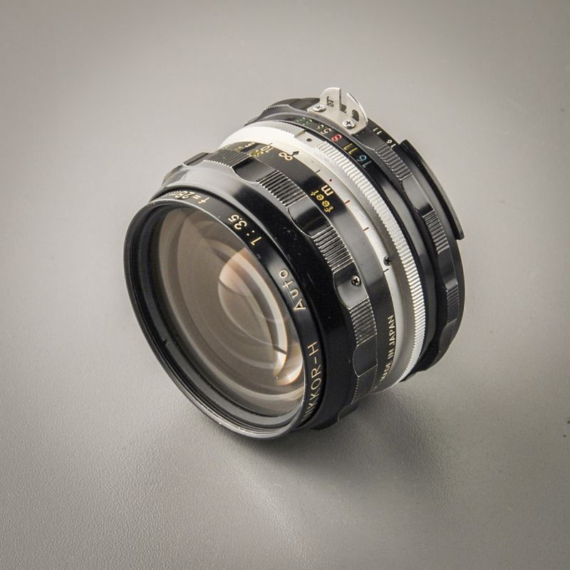 Nikon Nikkor-H 28/3,5 AI "Berg-und-Tal" (Zustand A-/AB)