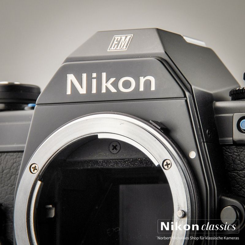 Nikon EM frühe Version (Zustand A/A+)