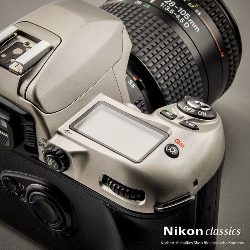 Nikon F80 mit AF-D-Nikkor 28-105 Special Set (Zustand A-) OVP