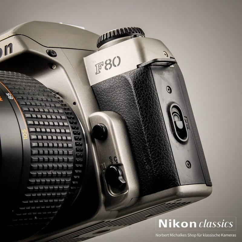 Nikon F80 mit AF-D-Nikkor 28-105 Special Set (Zustand A-) OVP