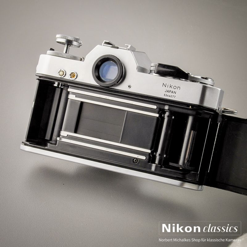 Nikkormat EL (Zustand A-/AB)
