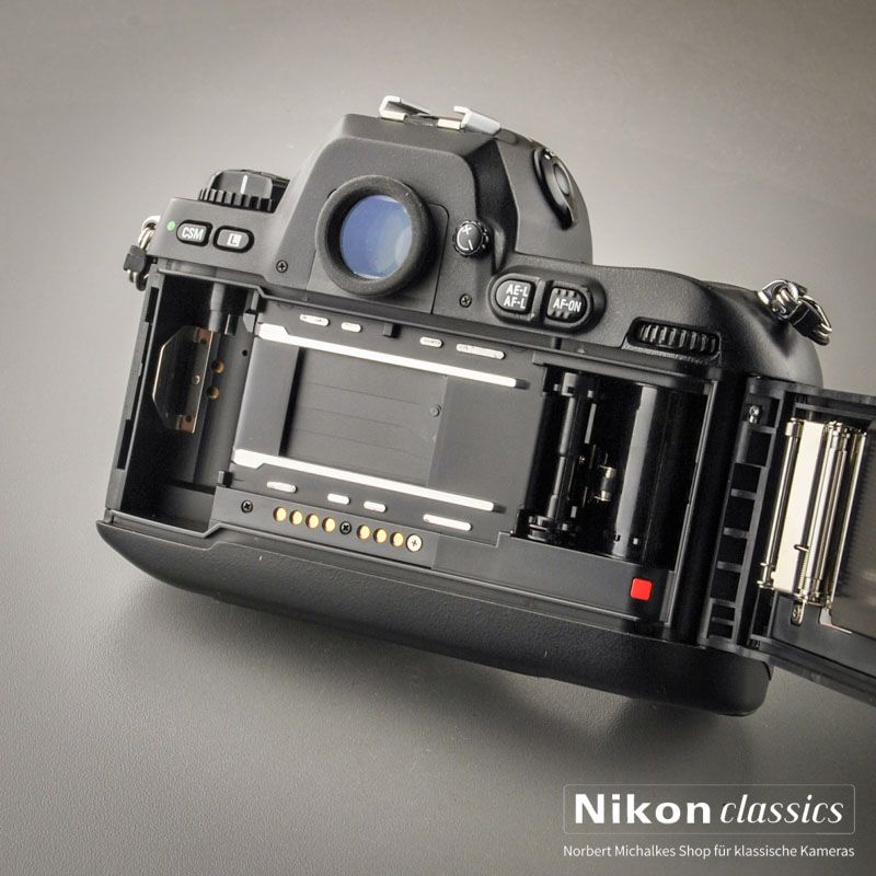 Nikon F100 (Zustand A/A-)