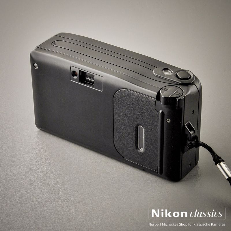 Nikon Zoom 60