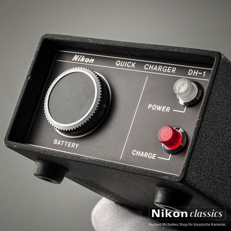 Nikon Blendensteuerung DS-1 mit DH-1 Ladegerät