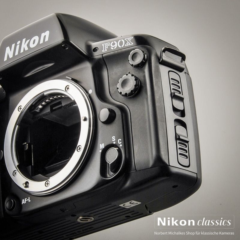 Nikon F90x (Condition A/A-)