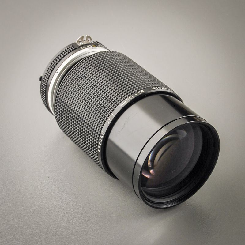 Nikon Zoom-Nikkor 50-135/3,5 AIS (Zustand A/A-)