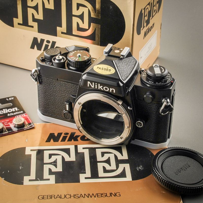 Nikon FE schwarz (Zustand A/A+) OVP