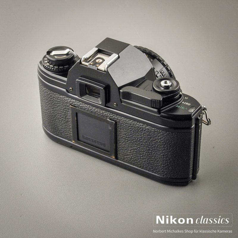 Nikon EM mit 50/1,8 Starter-Set