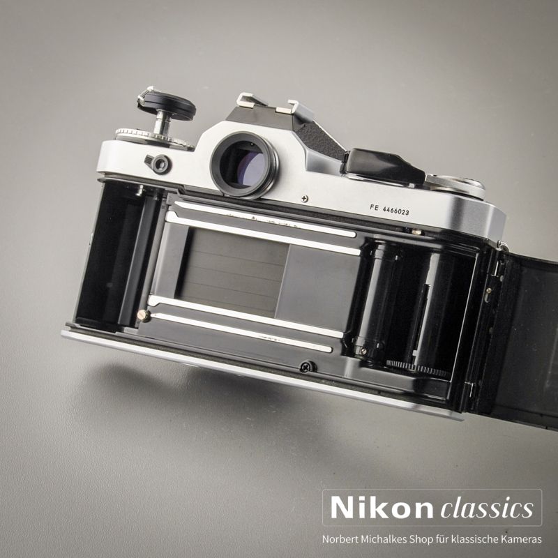 Nikon FE (Zustand A/A-)