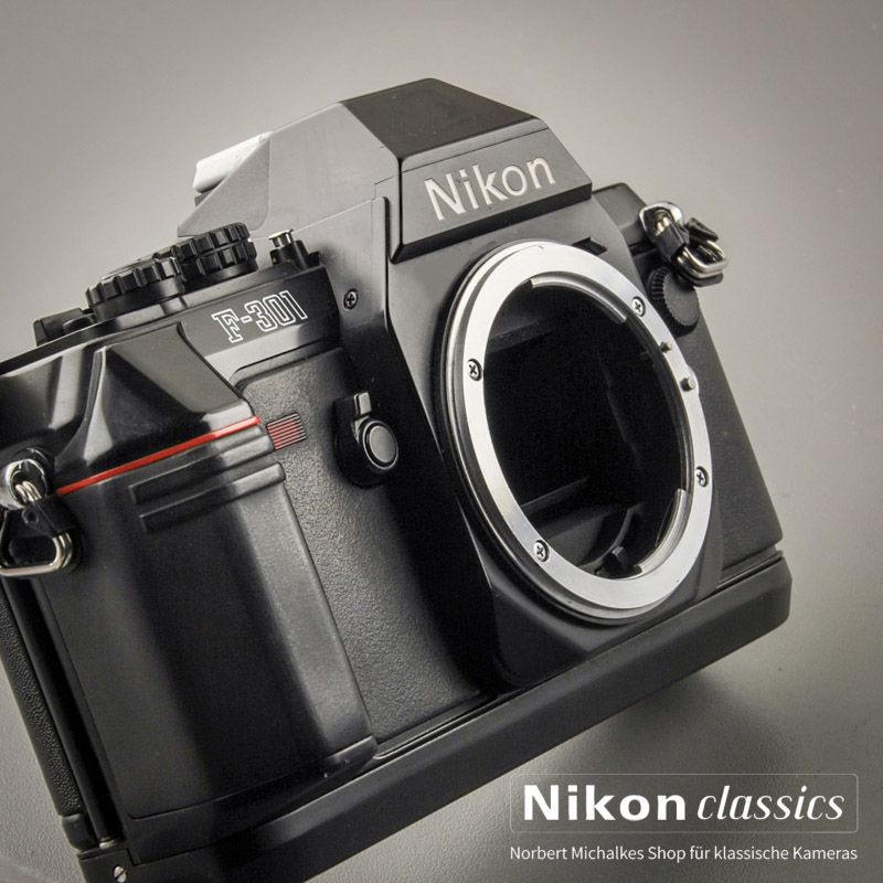 Nikon F301 mit MB-3 (Zustand A/A-)
