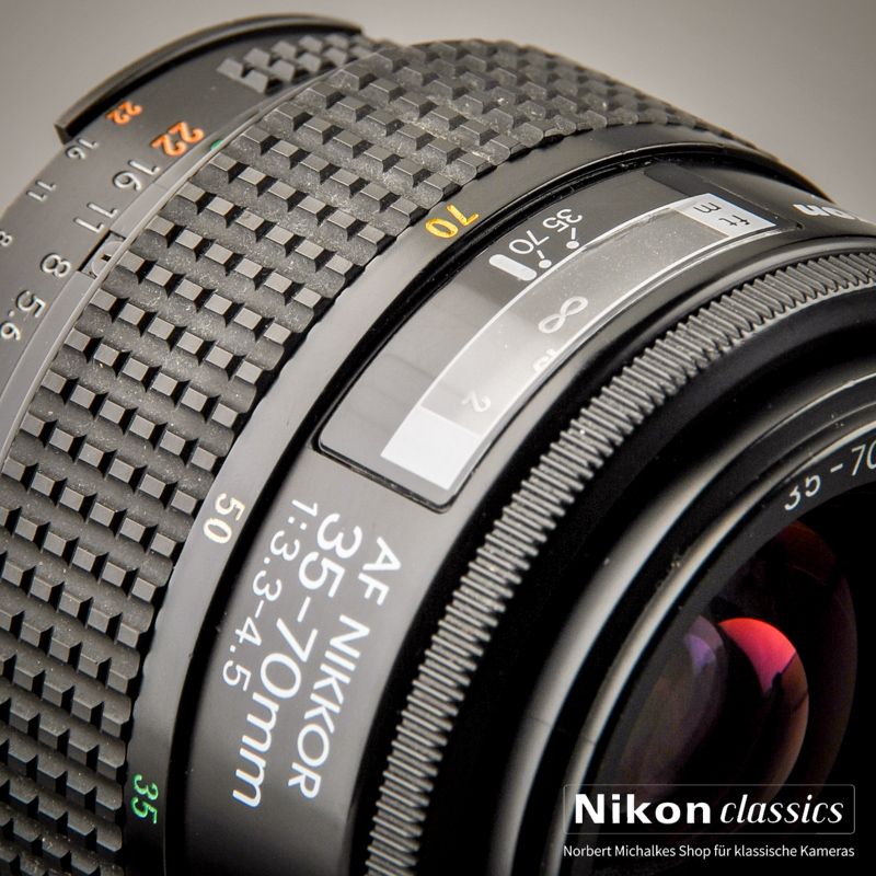 Nikon AF Zoom-Nikkor 35-70/3,3-4,5 Macro (Zustand A/A-)