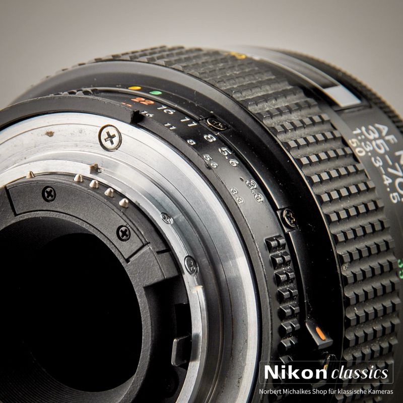 Nikon AF Zoom-Nikkor 35-70/3,3-4,5 Macro (Zustand A/A-)