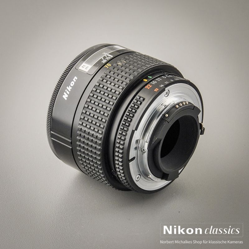 Nikon AF Zoom-Nikkor 35-70/3,3-4,5 Macro (Zustand A)